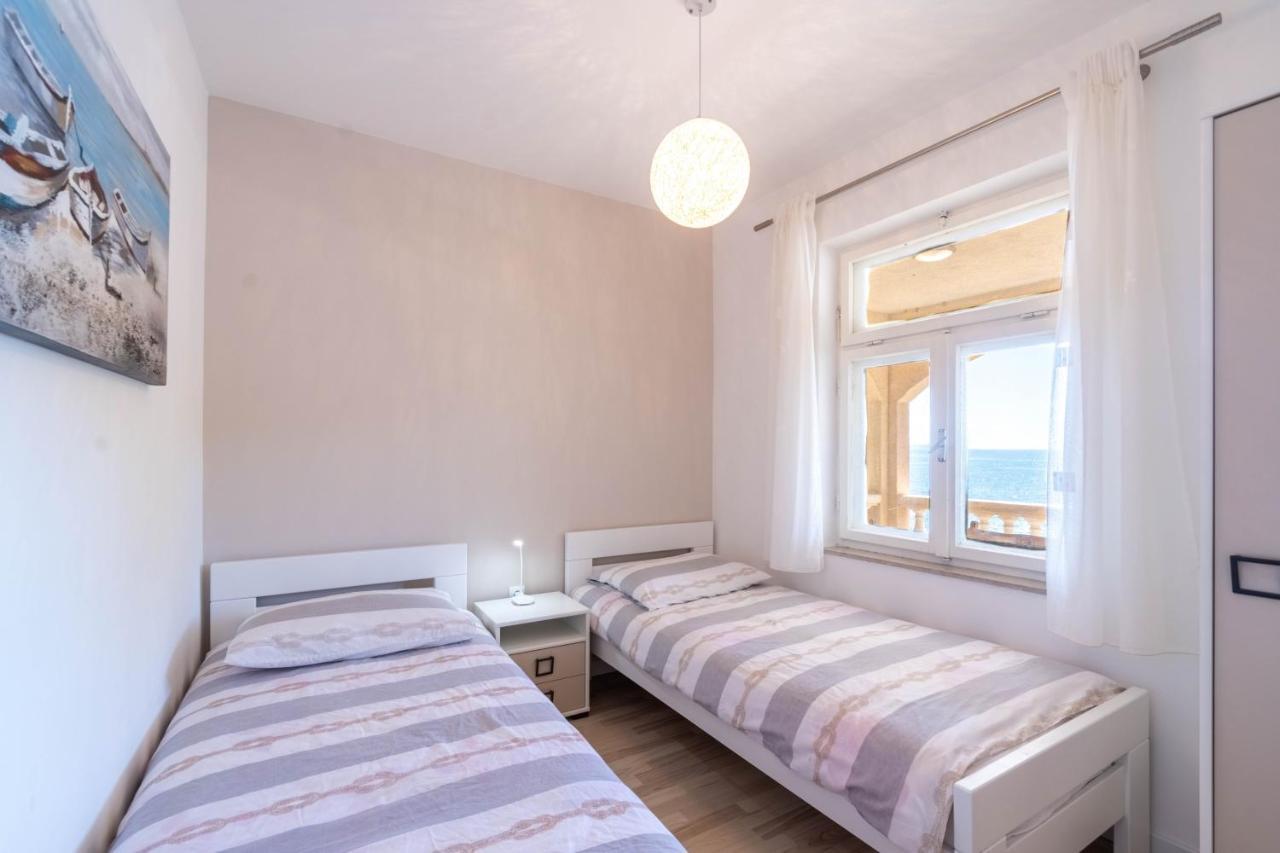 Apartments By The Sea Cove Zaglav, Korcula - 12208 Prizba Eksteriør billede